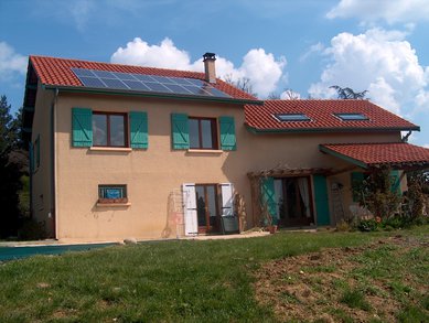 Maison individuelle et son installation photovoltaïque